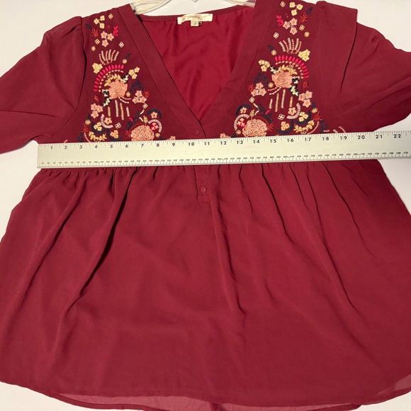 Andree by UNIT Burgundy Embroidered V Neck Babydoll Top Blouse Women's Size L - Picture 10 of 11